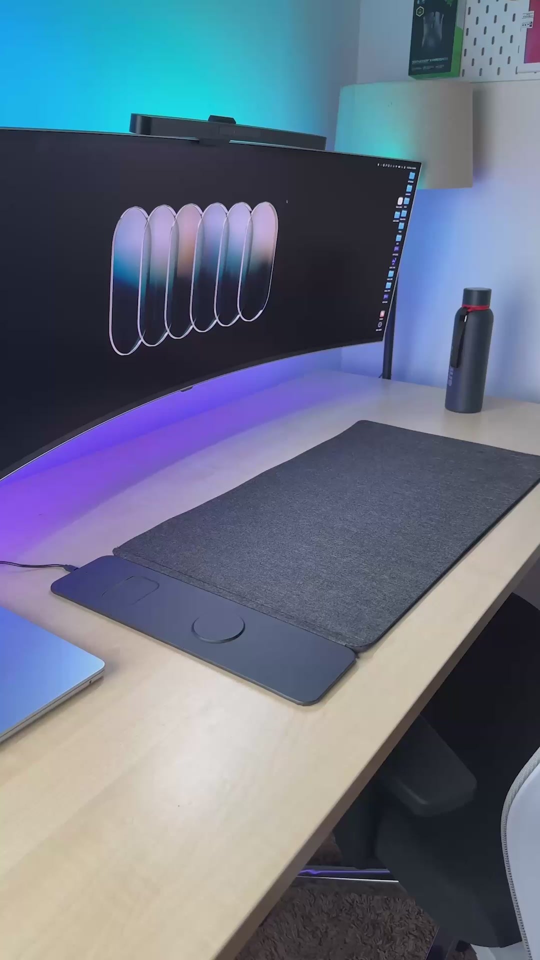 Wireless Desk Mat - Circle Video 3.mp4